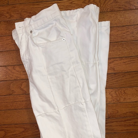 Stylish Zara jeans - Picture 1 of 9